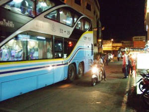 タイの長距離バス